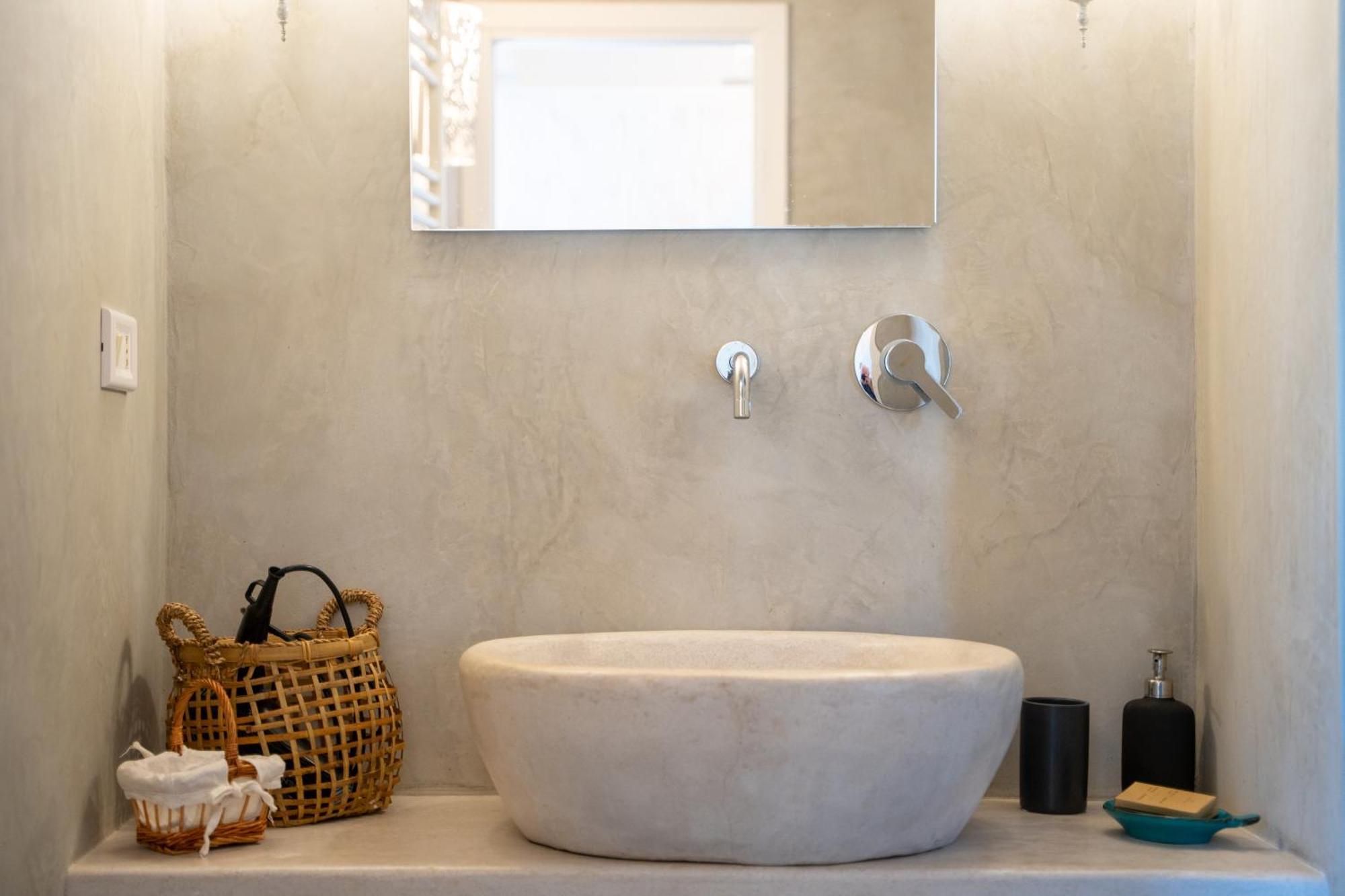 Camera Matrimoniale con Vista Piscina